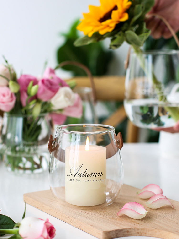 Decorative ornaments for dried flowers in portable vases